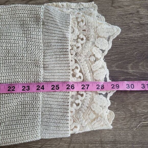 Urban Outfitters Pins & Needles Womens Small Pullover Sweater Beige Lace Bottom - Picture 8 of 8